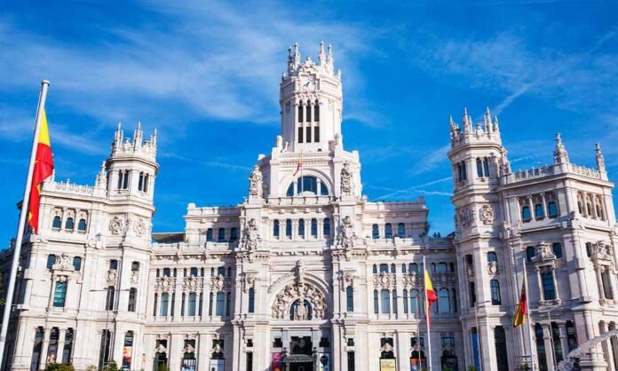 Fachada del Palacio de Cibeles en Madrid, sede del Ayuntamiento y de CentroCentro